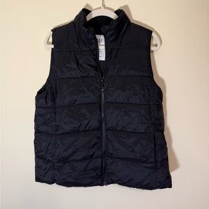 NWOT Gap Cold Control Black Puffer Vest Medium